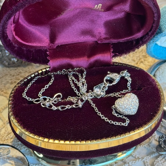 Lovely Swarovski crystal rhodium plate authentic swan heart necklace - Picture 6 of 6